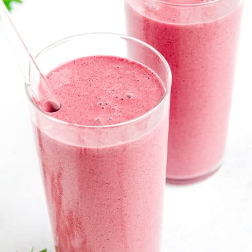 https://www.valyastasteofhome.com/wp-content/uploads/2017/03/Mixed-Berry-Smoothie-Recipe-4-Ingredients-Only-3-500x500.jpg