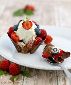 Easy Fruit Chocolate Cups with Pudding + Fresh Berries