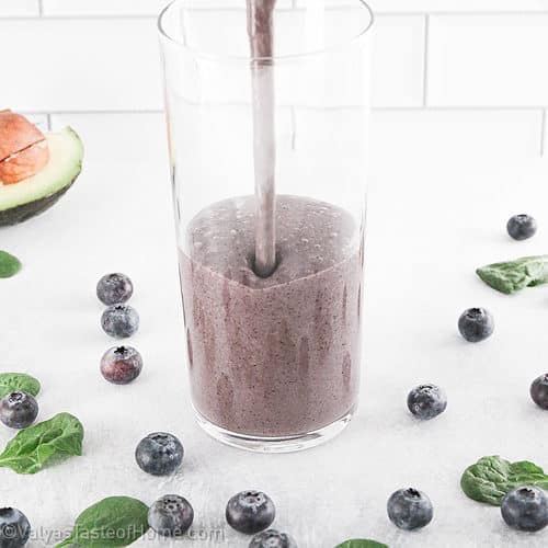 Creamy Blueberry Avocado Smoothie (Healthy and Nutritious)