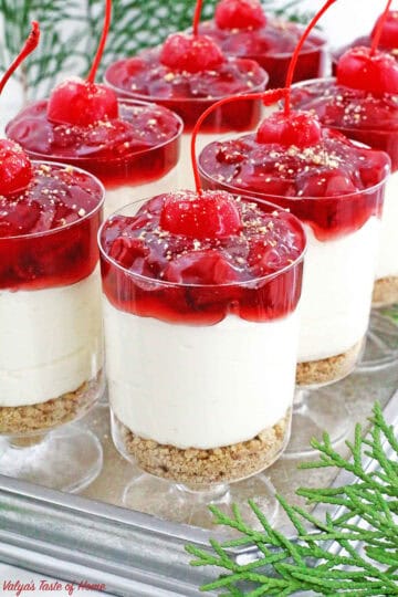 No-Bake Cheesecake Parfait Recipe (Easy to Make)