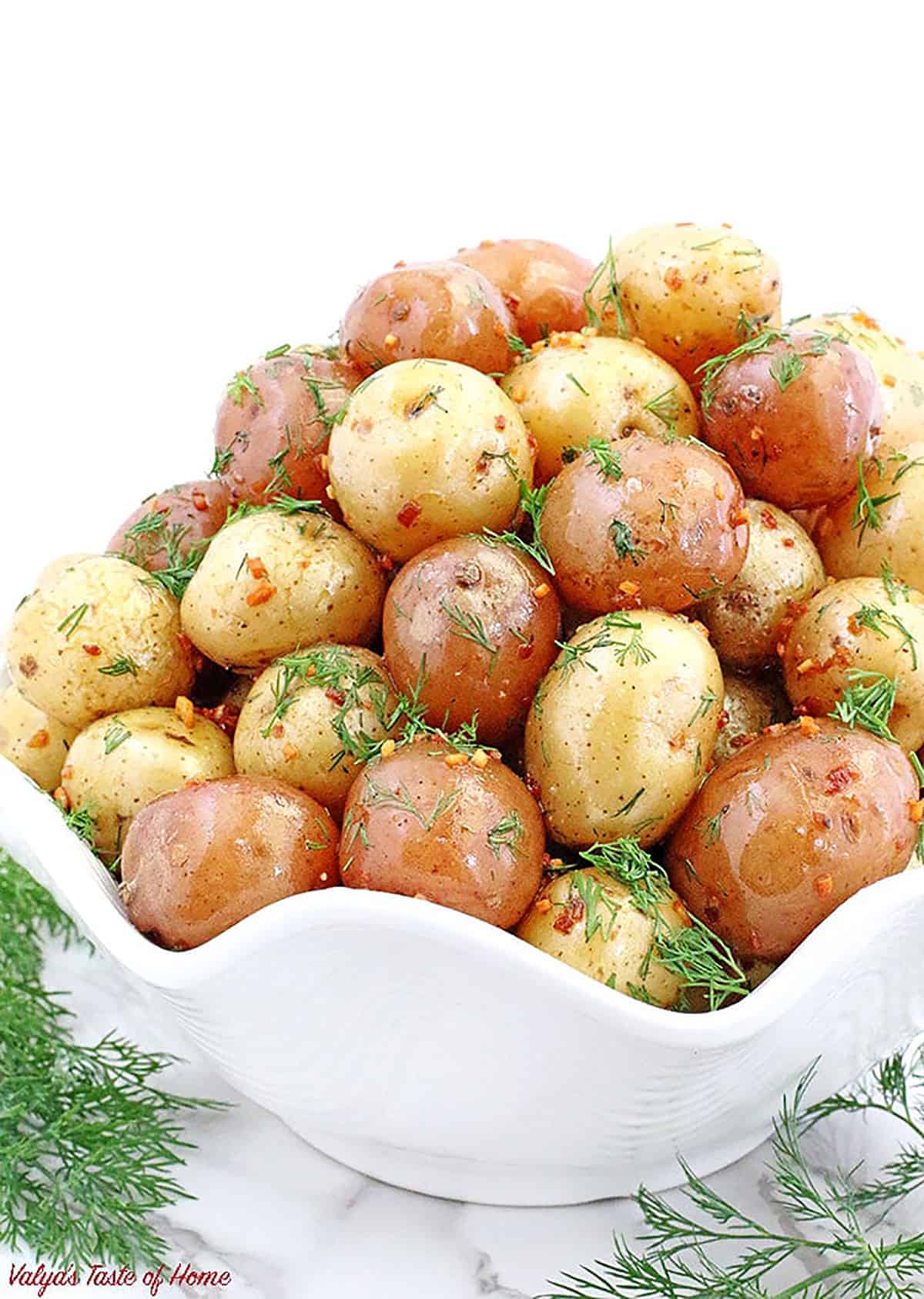 Delicious Oven Roasted Baby Potatoes with Garlic Butter and Dill Story -  Valya's Taste of Home